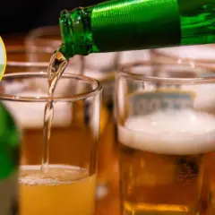 Czy nowotwór lubi alkohol? Poznaj ryzyko i skutki dla zdrowia