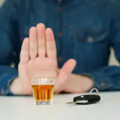 Czy zabierają prawo jazdy za jazdę pod wpływem alkoholu? Sprawdź konsekwencje