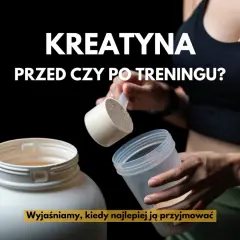 Kreatyna przed czy po treningu? Dwie dłonie przygotowują suplement, wyjaśniamy, kiedy najlepiej ją przyjmować.