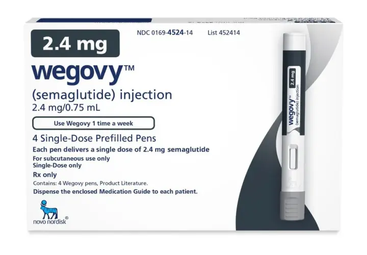 Opakowanie Wegovy 2,4 mg z 4 wstrzykiwaczami. Przed użyciem zapoznaj się z ulotką, by poznać potencjalne wegovy skutki uboczne.