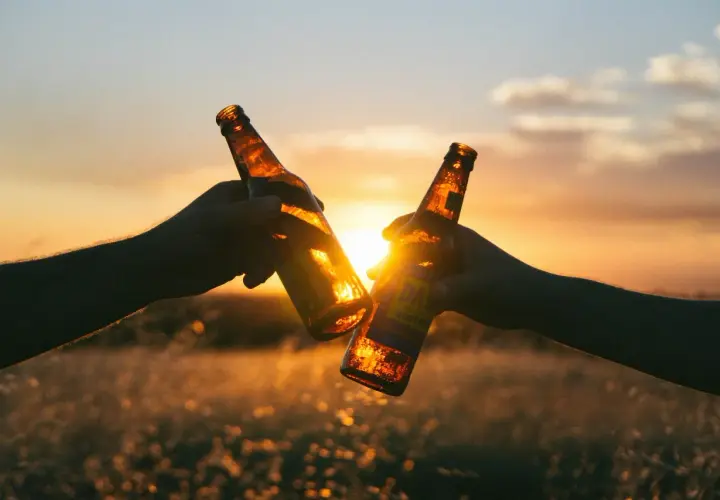 Czy po wyrwaniu 8 można pić alkohol? Ryzyko i zalecenia zdrowotne