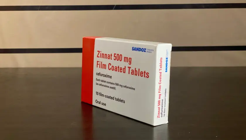 Opakowanie leku Zinnat 500 mg, zawierające 10 tabletek powlekanych do stosowania doustnego.