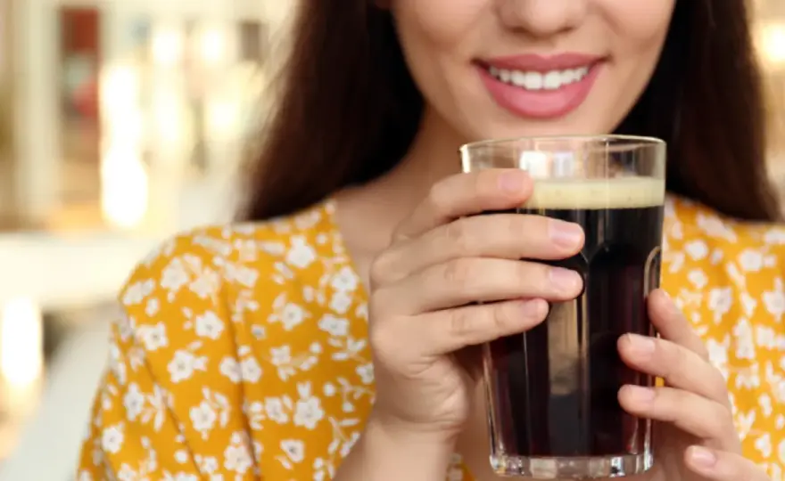 Czy kwas chlebowy ma alkohol? Odkryj zaskakujące fakty o nim