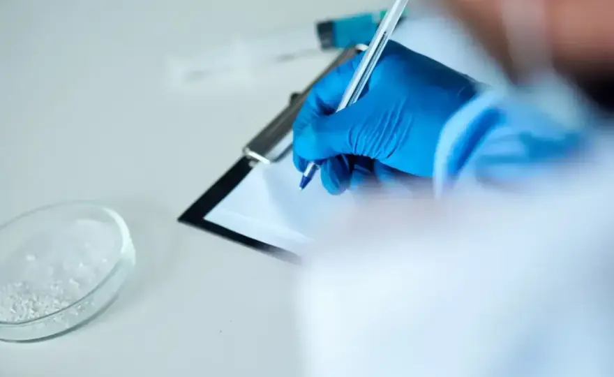 Test na narkotyki - jak wybrać próbkę i odczytać wynik