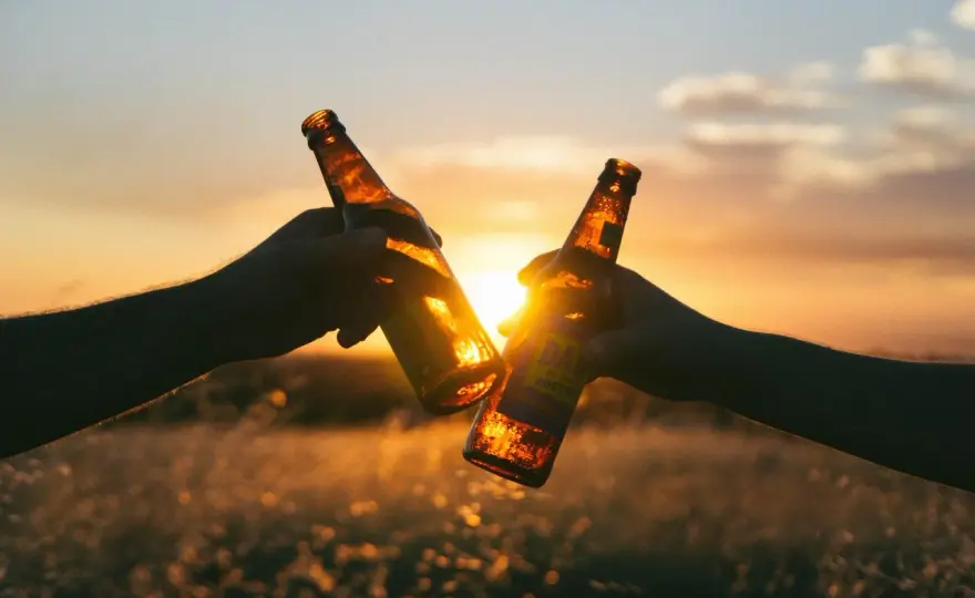 Czy po wyrwaniu 8 można pić alkohol? Ryzyko i zalecenia zdrowotne