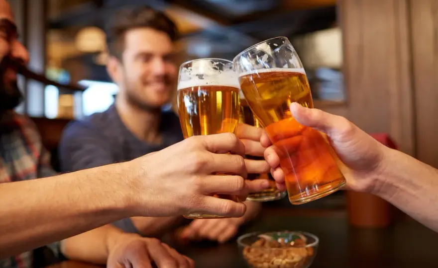 Czy piwo to alkohol? Zaskakujące fakty o jego zawartości alkoholu