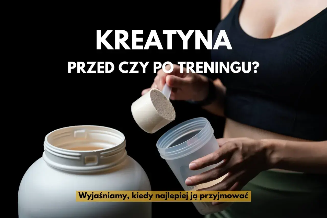 Kreatyna przed czy po treningu? Dwie dłonie przygotowują suplement, wyjaśniamy, kiedy najlepiej ją przyjmować.