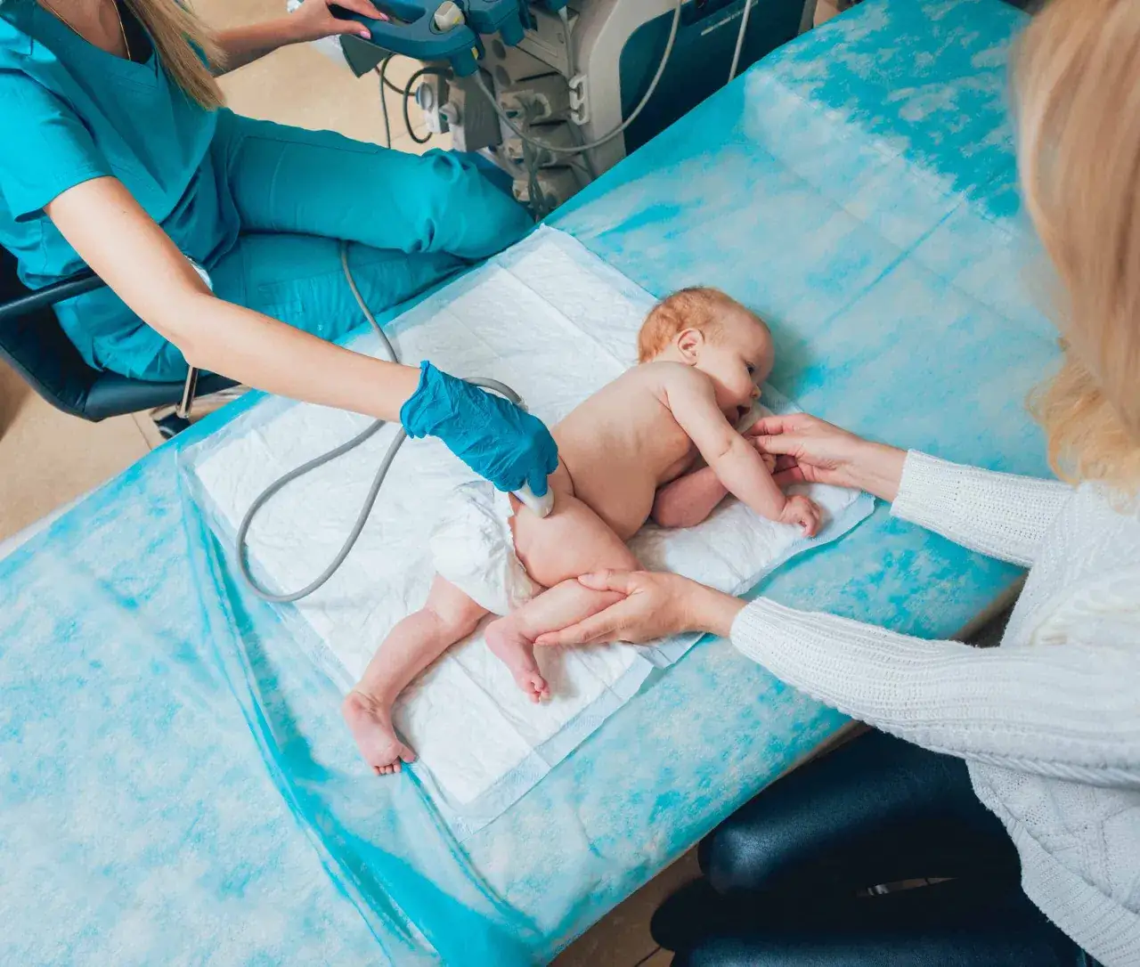 Zdjęcie Kiedy wykonać badanie bioderek u niemowląt, aby uniknąć problemów?